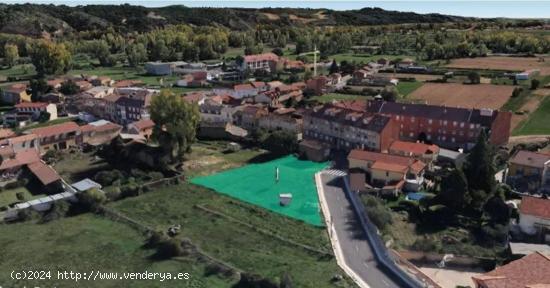  TERRENO URBANO  CONSOLIDADO EN VILLAQUILAMBRE - LEON 