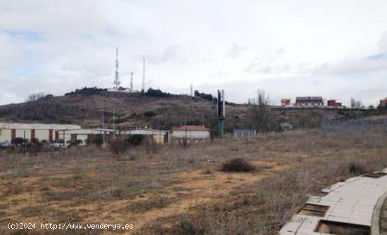 Terreno urbano en venta en urb Campo de Tiro Valdelafuente. - LEON