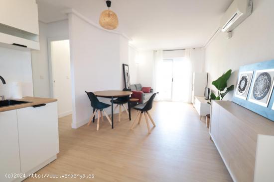  APARTAMENTO EN LA VELETA REFORMADO, PISCINA Y A PIE DE PLAYA - ALICANTE 