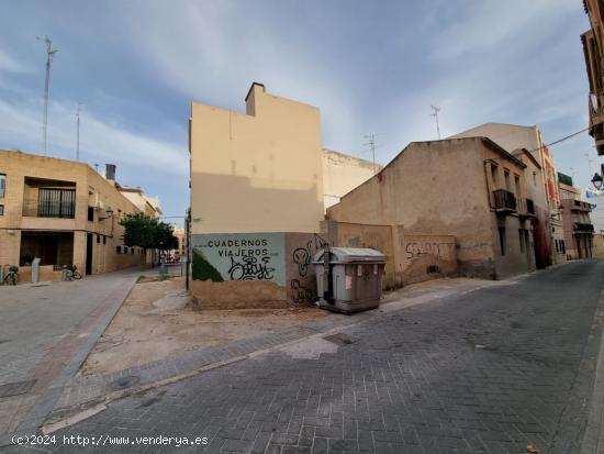 SOLAR CON PROYECTO EDIFICIO DOS VIVIENDAS+PARKING+PISCINA - ALICANTE