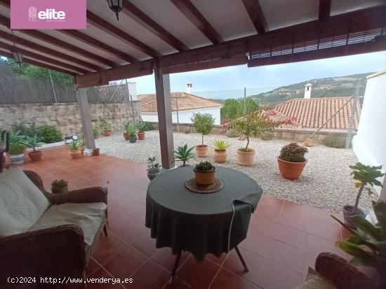 MARAVILLOSO CHALET EN LA SIERRA DE CADIZ, CON VISTAS ÚNICAS!! - CADIZ