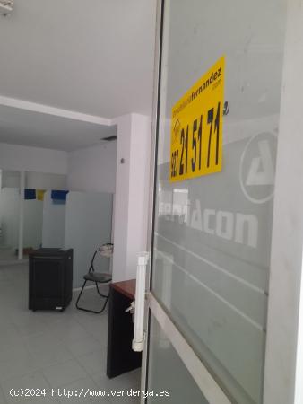 Se Vende Local Comercial en el Edificio el Descubrimiento - CACERES