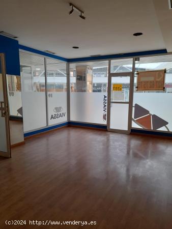 Se vende local comercial en el Descubrimiento - CACERES