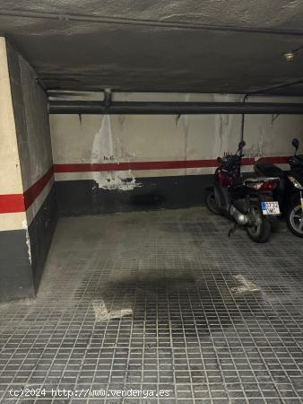  PLAZA DE PARKING EN LA CALLE VILADOMAT CON TAMARIT CON VIGILANCIA 24 HORAS - BARCELONA 