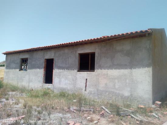 TERRENO CON VISTAS Y CASA EN OBRA - MURCIA