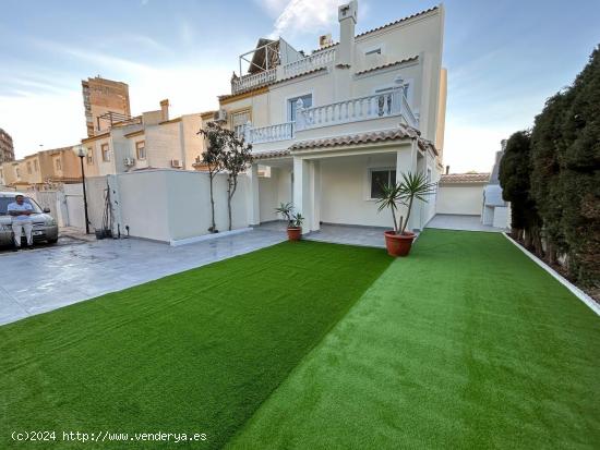  GRAN ADOSADO EN TORREVIEJA, 3 HAB 2 BAÑOS - ALICANTE 