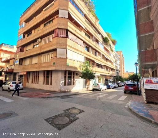  VIVIENDA EN EL CENTRO UBICACION INMEJORABLE TERRAZA Y GARAJE - MALAGA 