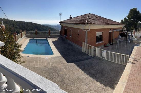  Casa unifamiliar de 7 habitaciones, piscina y espectaculares vistas. - BARCELONA 