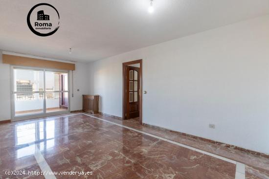  MAGNÍFICA INVERSIÓN!!! Gran piso con vistas despejadas y plaza de aparcamiento!!! - GRANADA 