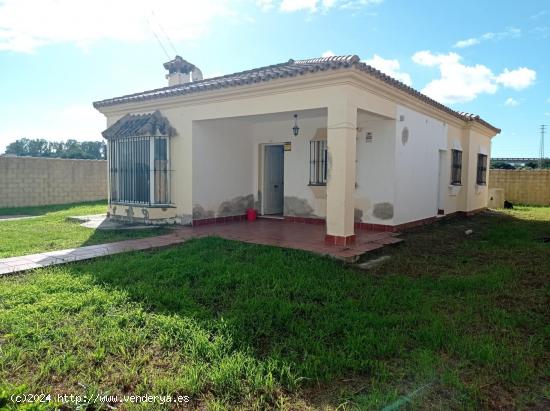  VENTA DE CHALET EN EL PALMAR JUNTO A PELAGATOS - CADIZ 