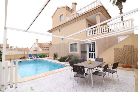  Chalet en venta en Orihuela (Alicante) 