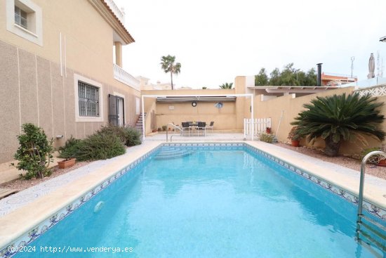 Chalet en venta en Orihuela (Alicante)