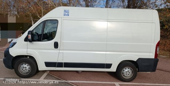 Peugeot Boxer 335 L2 H2 2.2 BlueHDI 130cv de 2020 con 84.000 Km por 33.000 EUR. en Barcelona