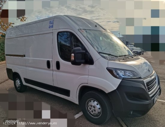 Peugeot Boxer 335 L2 H2 2.2 BlueHDI 130cv de 2020 con 84.000 Km por 33.000 EUR. en Barcelona