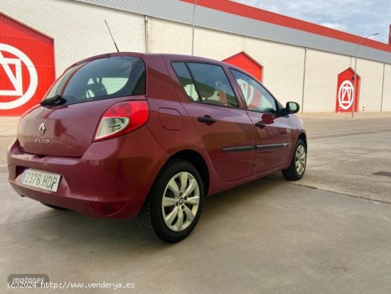 Renault Clio 3 1.5 DCI 85Cv 5P de 2011 con 330.000 Km por 3.990 EUR. en Ciudad Real