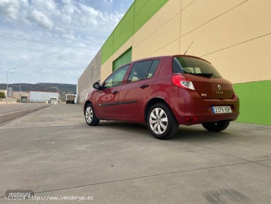 Renault Clio 3 1.5 DCI 85Cv 5P de 2011 con 330.000 Km por 3.990 EUR. en Ciudad Real