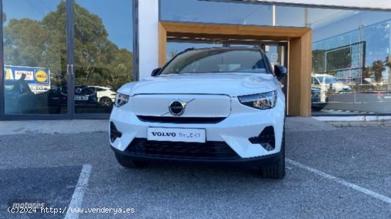 Volvo XC40 RECHARGE TWIN PLUS, ELECTRICO PURO AWD 408 de 2022 con 19.700 Km por 45.900 EUR. en Cadiz