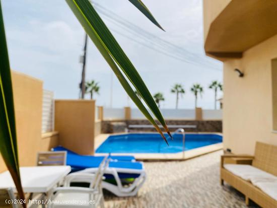  ALQUILER DE LUJO - Apartamento frente al mar con jacuzzi y piscina comunitaria  en El Mojón - ALICA 