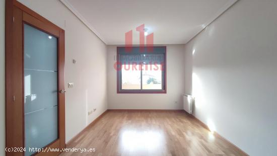 APARTAMENTO SIN MUEBLES EN LA ZONA DEL VEINTIUNO - ORENSE