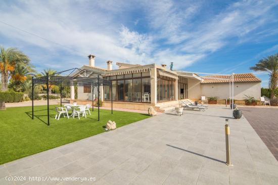 Chalet independiente de lujo en suelo urbanizable - ALICANTE