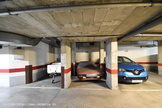 Plaza de párquing en venta para coche pequeño - BARCELONA