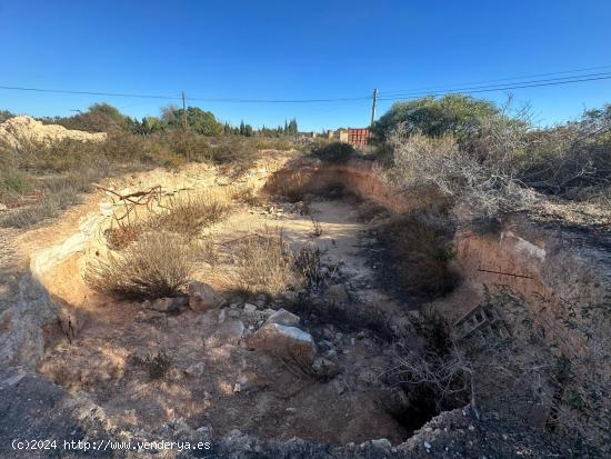 TERRENO CON MUCHAS POSIBILIDADES - ALICANTE