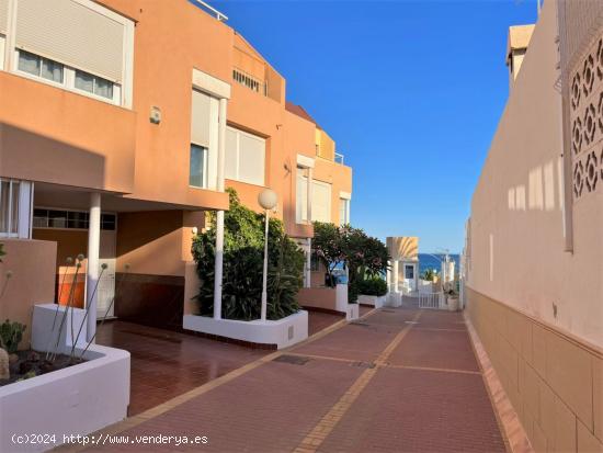 VIVIENDA DE ALQUILER DE SEPTIEMBRE A JUNIO - ALMERIA