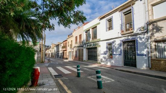  Casa de planta  baja y planta alta en zona Dos de Mayo de Elda. - ALICANTE 