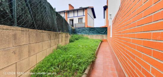 Chalet adosado en Urbanización Los Robles - CANTABRIA