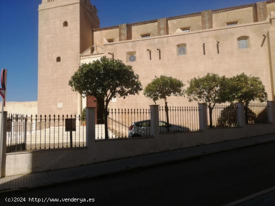  Local en el Casco Antiguo de Badajoz, ideal para reformar o dividir en plazas de garaje o trasteros  