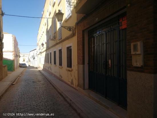 Local en el Casco Antiguo de Badajoz, ideal para reformar o dividir en plazas de garaje o trasteros 