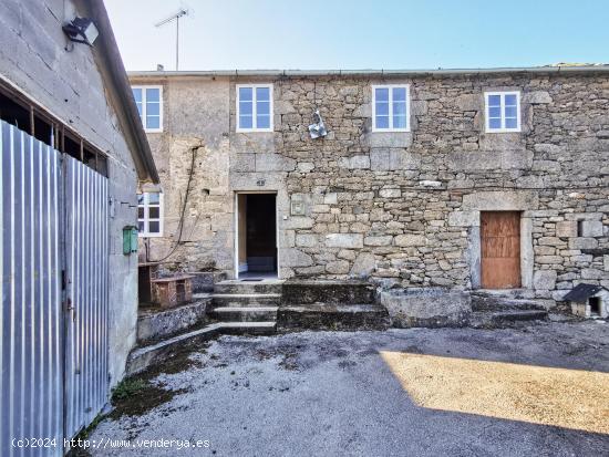  Casa de piedra típica gallega, en núcleo rural, a 8 kilómetros de Guitiriz - LUGO 