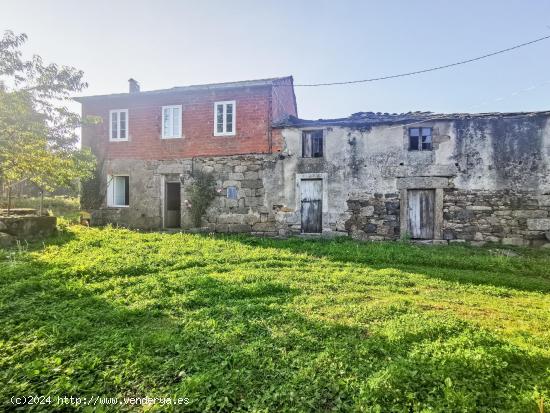 Casa de labranza con más de 6 hectáreas de terreno en Terra Chá - LUGO