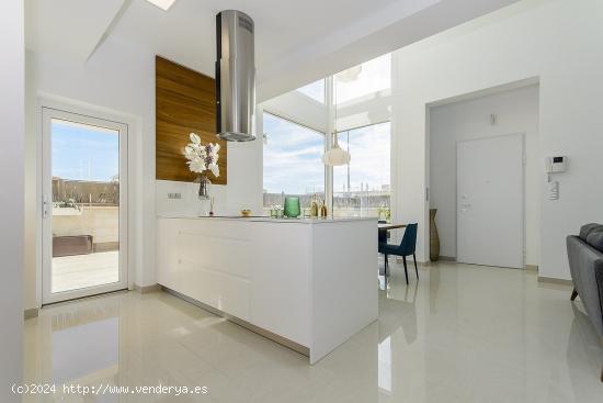 PRECIOSA VILLA MODERNA DE 3 DORM. DE NUEVA CONSTRUCCIÓN EN VERA, ALMERIA - ALMERIA