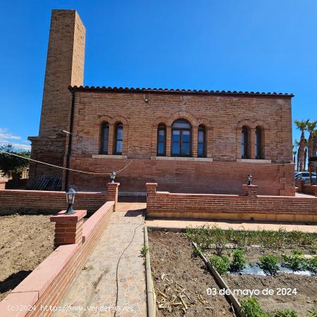  Masía legalizada con Piscina Cubierta  cerca de la Ràpita - TARRAGONA 