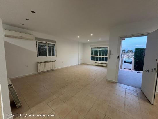 Se vende Chalet en planta baja independiente en la Alcayna!! - MURCIA