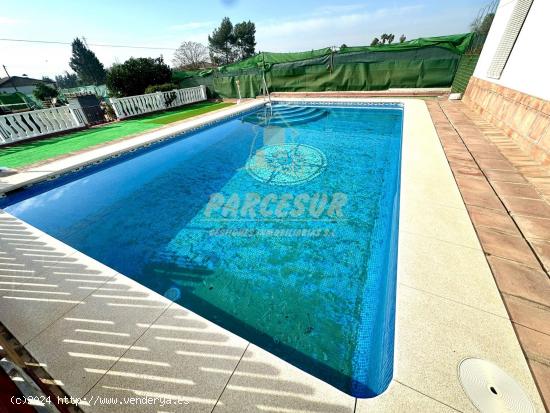 ZONA HIGUERON - Parcela de 1.100m con casita, piscina y trastero - CORDOBA