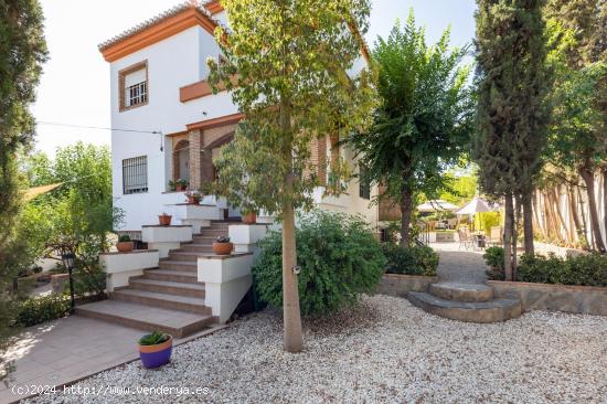 Genuina casa en venta en La Zubia (Granada) - GRANADA