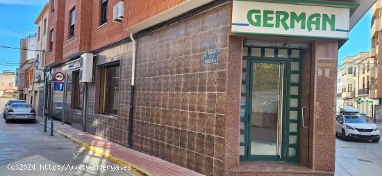 LOCAL COMERCIAL EN ESQUINA TOTALMENTE ACONDICIONADO - ALBACETE