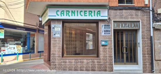 LOCAL COMERCIAL EN ESQUINA TOTALMENTE ACONDICIONADO - ALBACETE