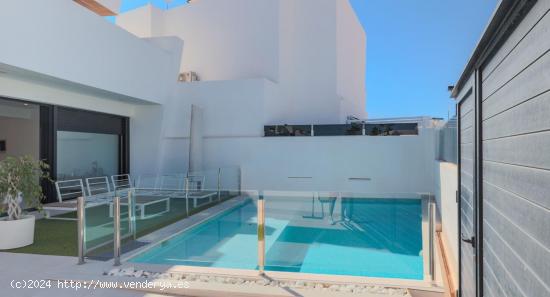 Descubre esta espectacular villa de lujo en Santiago de la Ribera - MURCIA