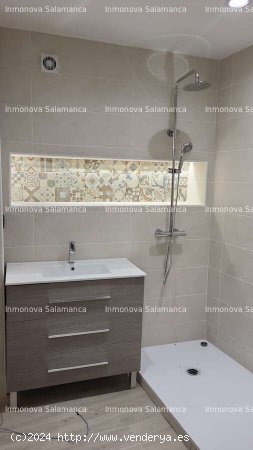 Salamanca ( Plaza España); 1d, 1wc.  650€ - Salamanca