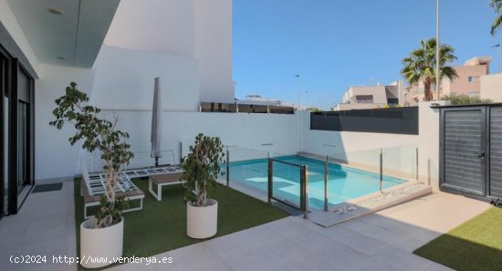 Descubre esta espectacular villa de lujo en Santiago de la Ribera