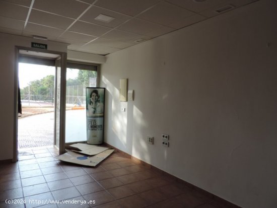 Local comercial muy bien ubicado en Aguadulce Almeria zona Centro sur