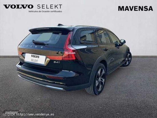 Volvo V 60 V60 Cross Country Core, B4 (diesel) AWD, Diesel de 2023 con 27.408 Km por 43.900 EUR. en 