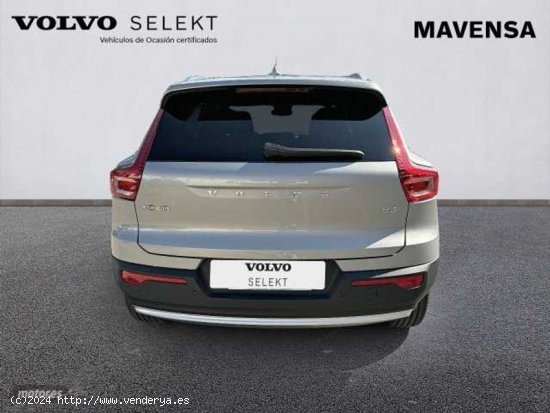 Volvo XC40 XC40 Core, B3 mild hybrid, Gasolina de 2023 con 9 Km por 37.900 EUR. en Badajoz