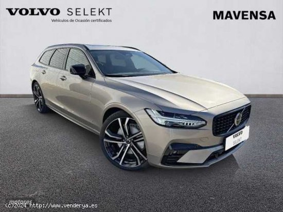 Volvo V 90 V90 Plus, B4 (diesel), Diesel, Dark de 2024 con 15 Km por 57.800 EUR. en Badajoz