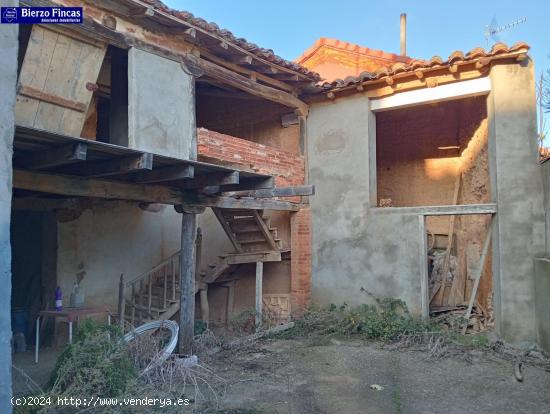 CASA PARA REFORMAR CON PARCELA EN ANTIMIO DE ABAJO - LEON