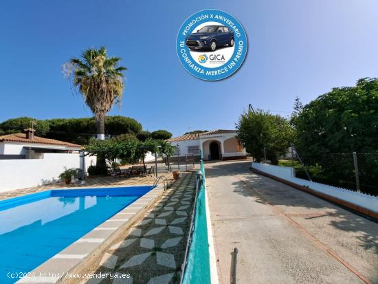 Chaleyt cpon piscina en el Pinar de los Franceses - CADIZ