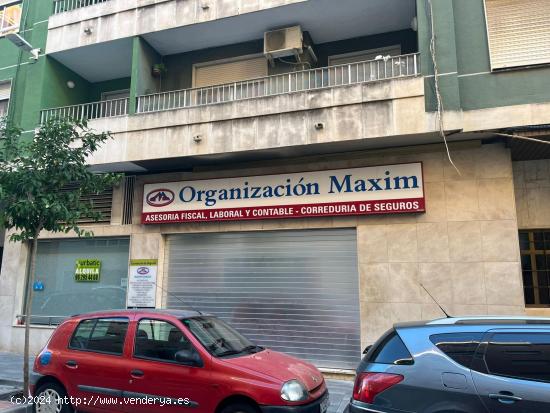  Amplio Local Comercial de 411 m² con Parking Privado - VALENCIA 